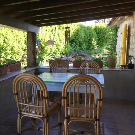Chez Patricia Bed and Breakfast Castelnau-Montratier Exteriör bild